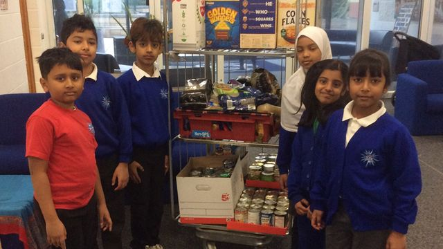 ILFORD PRIMARY SCHOOL PUPILS MAKE HOMELESS CENTRE FOOD DONATION